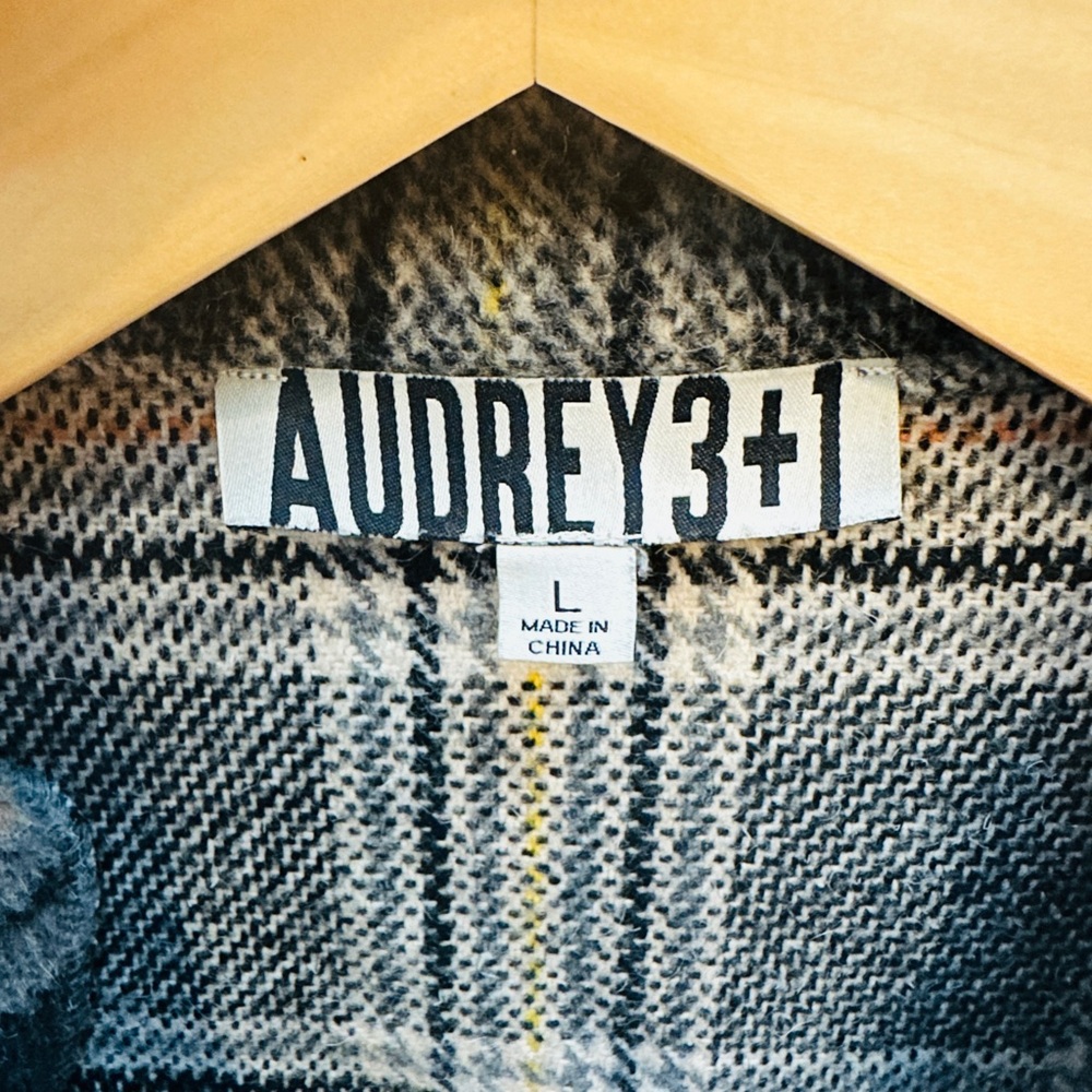 Men’s Warm Plaid Jacket by Audrey 3+1 - Picture 5 of 6